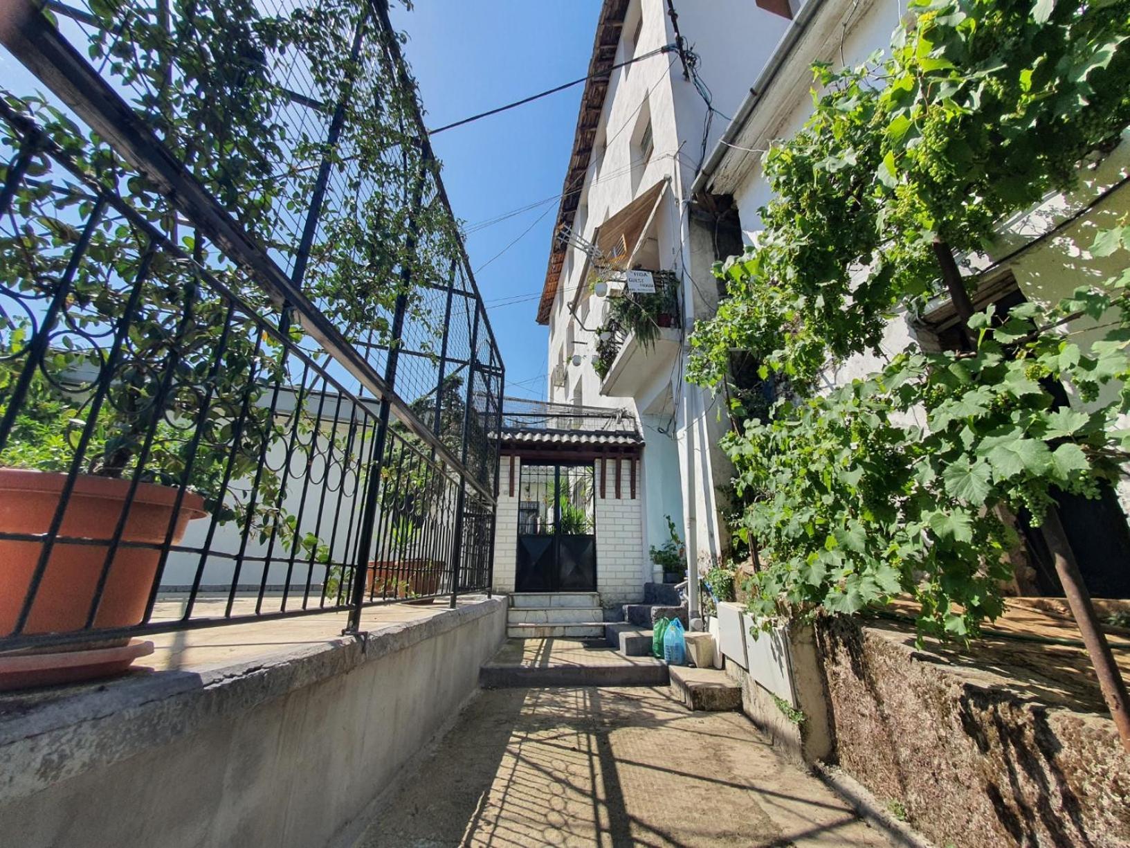 Hida Guest House Gjirokastër Extérieur photo